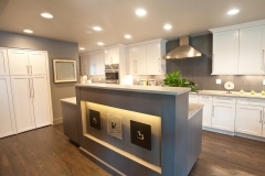 Beautiful Renovated Modern Kitchen Design - Renovations Near Me